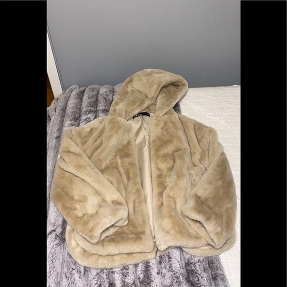 Zara Faux Fur Jacket - Picture 2 of 4